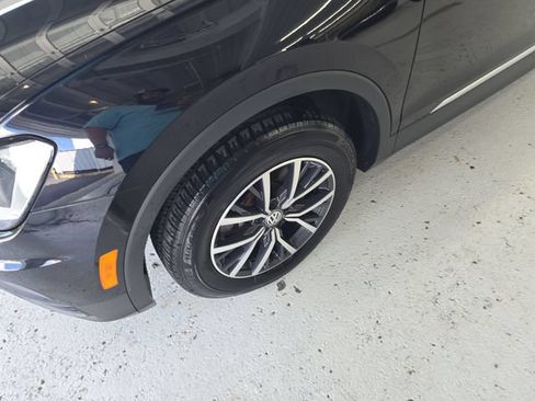 Used 2020 Volkswagen Tiguan SE AWD/4WD image 9