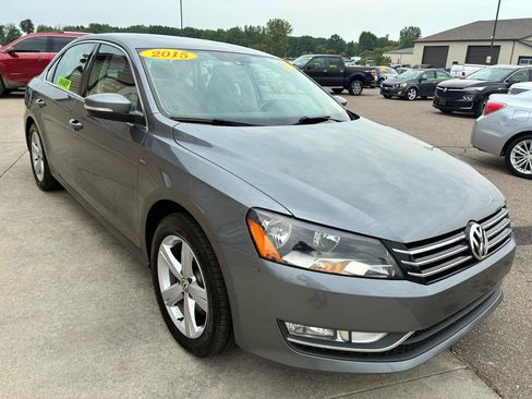 Used 2015 Volkswagen Passat 1.8T Limited Edition FWD image 3
