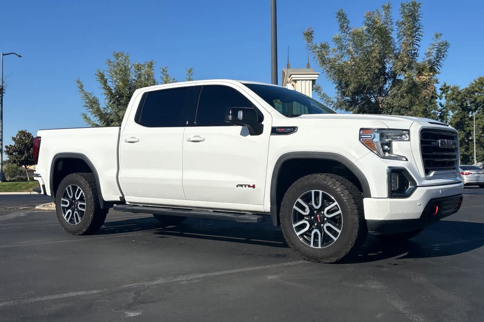 Used 2020 GMC Sierra 1500 AT4 w/ AT4 Premium Package AWD/4WD image 9