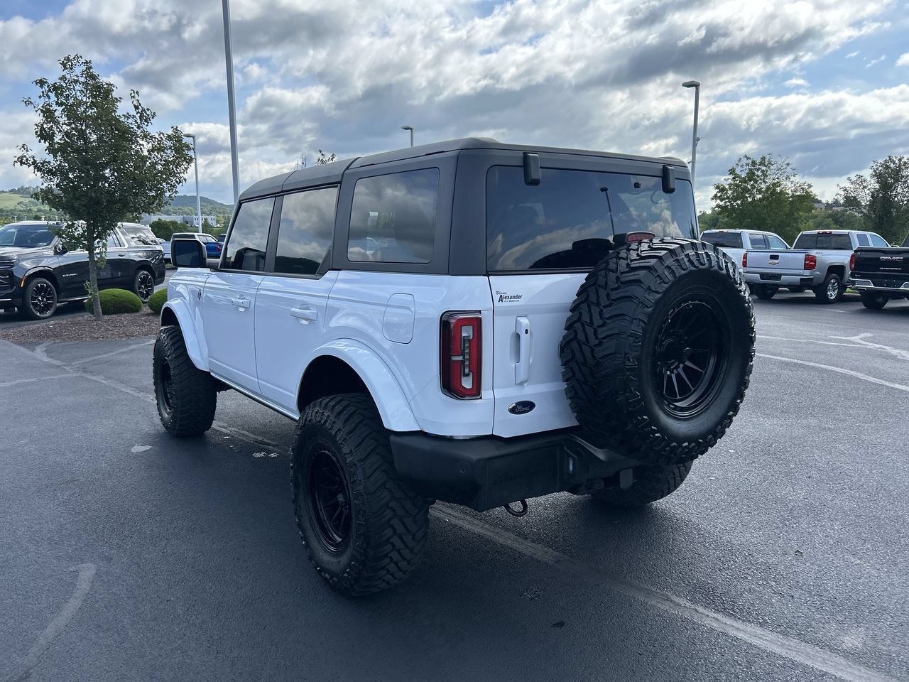 Used 2024 Ford Bronco Outer Banks AWD/4WD image 5