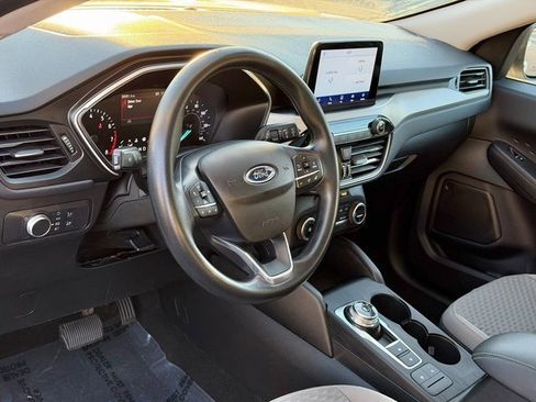 Certified 2020 Ford Escape SE image 12