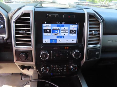 Used 2017 Ford F550 4x4 SuperCab Super Duty image 34