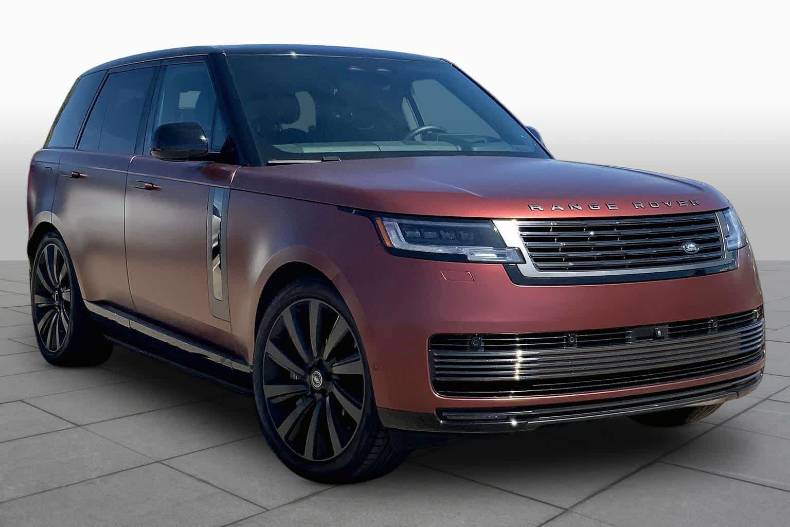 Used 2024 Land Rover Range Rover SV AWD/4WD image 3