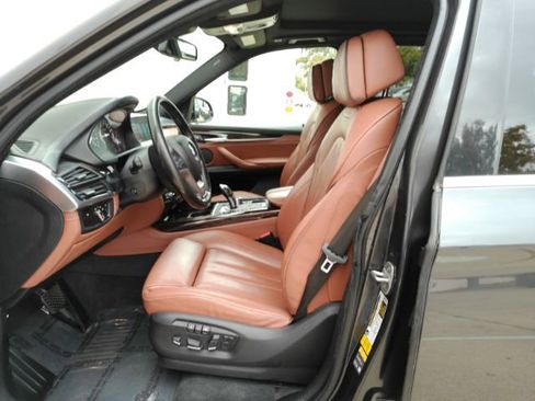 Used 2017 BMW X5 xDrive40e image 12