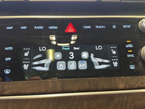Used 2025 Genesis GV80 2.5T Advanced AWD/4WD image 18