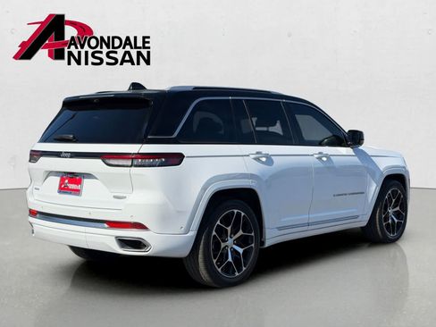 Used 2023 Jeep Grand Cherokee Summit AWD/4WD image 5
