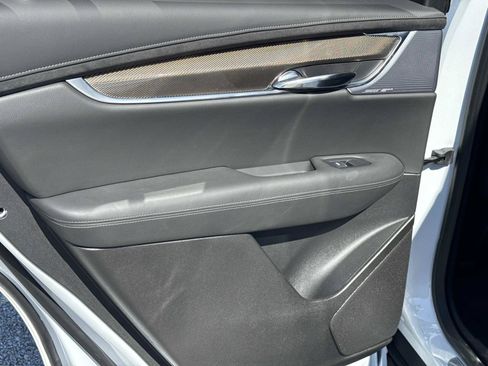 New 2025 Cadillac XT6 Premium Luxury w/ Platinum Package FWD image 13