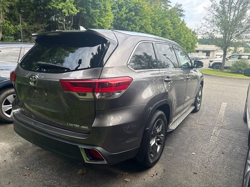Used 2019 Toyota Highlander Limited Platinum AWD/4WD image 6