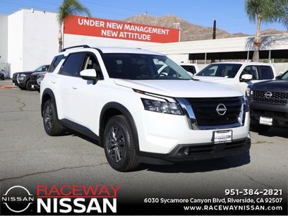 New 2025 Nissan Pathfinder SV