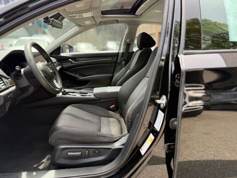 Used 2020 Honda Accord EX image 9