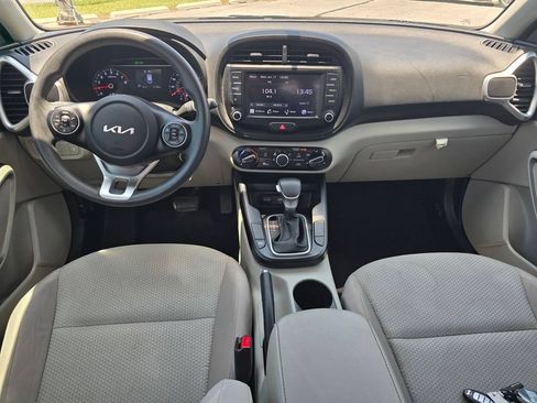 Used 2022 Kia Soul LX FWD image 14