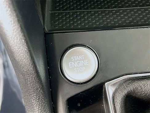 Used 2022 Volkswagen Taos SE image 18