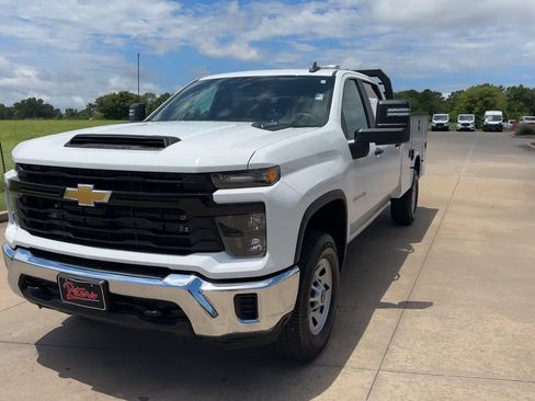 Used 2025 Chevrolet Silverado 3500 W/T w/ WT Convenience Package AWD/4WD image 4