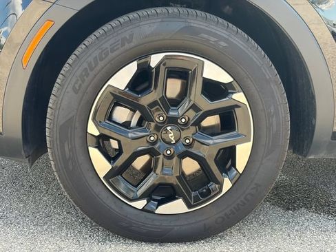 Certified 2025 Kia Sorento S FWD image 4