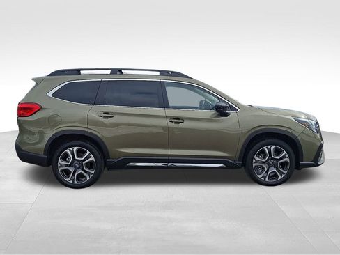 Used 2025 Subaru Ascent Limited image 7