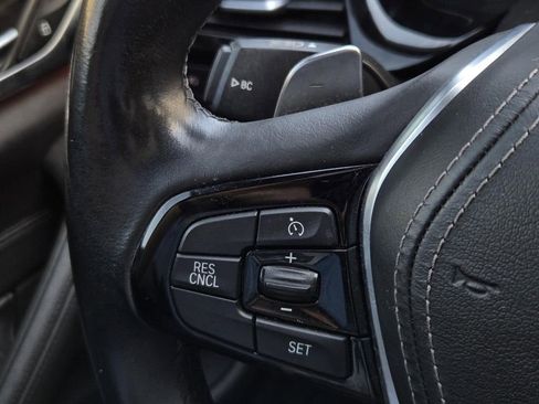 Used 2018 BMW 530i w/ Premium Package image 25