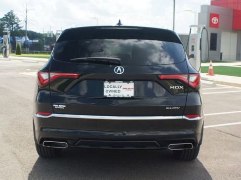 Used 2023 Acura MDX SH-AWD w/ Advance Package image 3