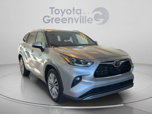 Used 2022 Toyota Highlander Platinum FWD image 8