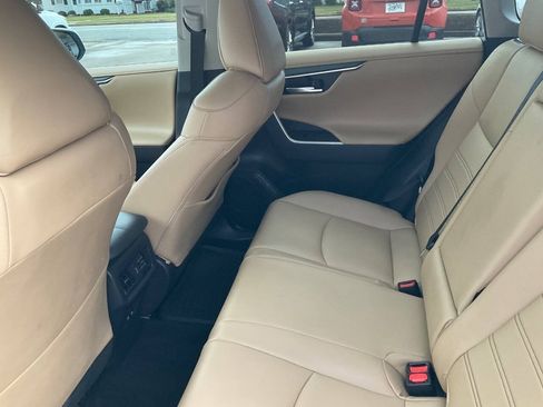 Used 2020 Toyota RAV4 Limited AWD/4WD image 16