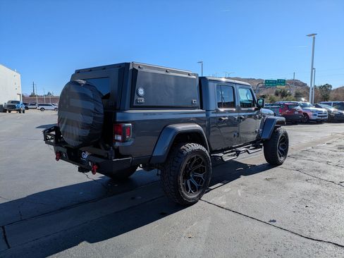 Used 2021 Jeep Gladiator Overland w/ Popular Equipment Package image 3