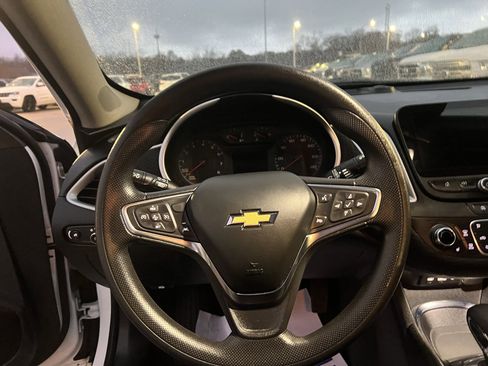 Used 2024 Chevrolet Malibu LT image 16