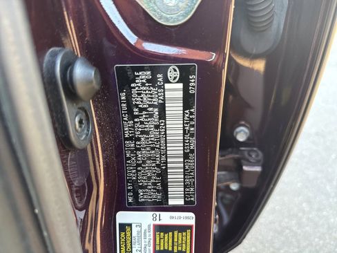 Used 2017 Toyota Avalon Limited image 16