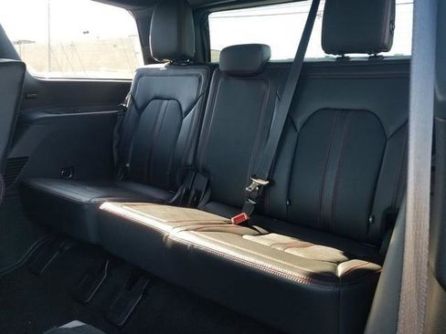 Used 2022 Ford Expedition Limited image 17