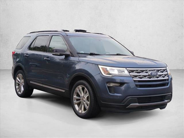 Used 2018 Ford Explorer XLT w/ Equipment Group 202A AWD/4WD image 3