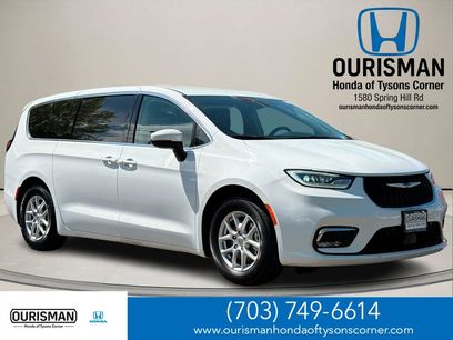 Used 2023 Chrysler Pacifica Touring-L