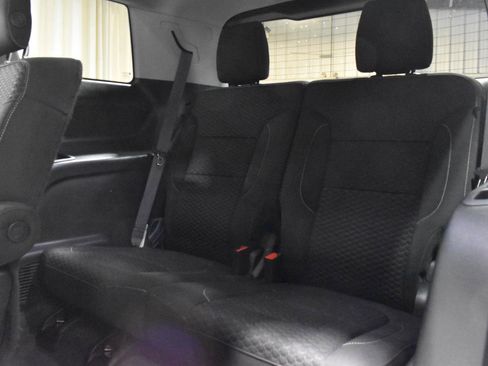 Used 2019 GMC Acadia SLE w/ LPO, Floor Liner Package image 5