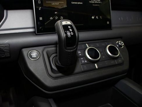 Used 2025 Land Rover Defender 110 X-Dynamic SE image 19
