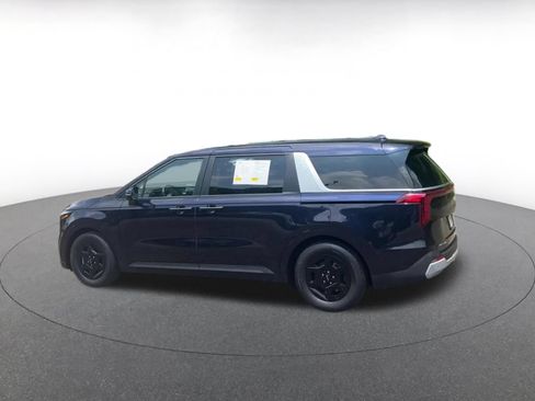 Used 2026 Kia Carnival FWD image 8
