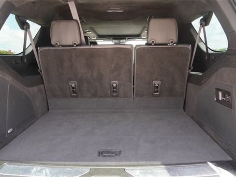 Used 2024 Cadillac Escalade ESV Premium Luxury Platinum image 11