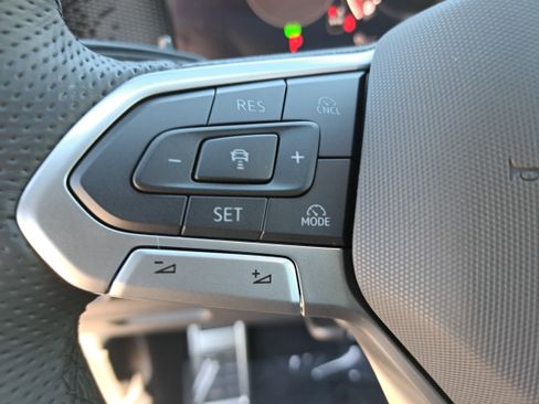 New 2026 Volkswagen Tiguan SE R-Line AWD/4WD image 17