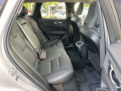 Certified 2025 Volvo XC60 B5 Plus image 24