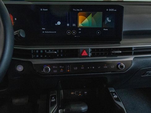 New 2025 Kia Sorento S w/ Panoramic Sunroof Package image 4