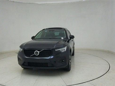 Used 2024 Volvo XC40 B5 Plus image 68