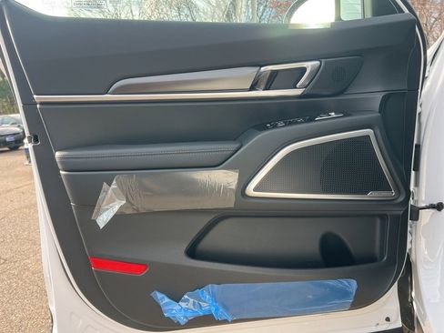 New 2025 Kia Telluride S image 8