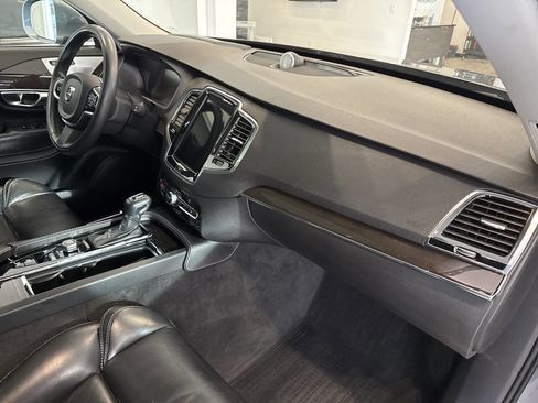 Used 2018 Volvo XC90 T6 Momentum w/ Convenience Package image 43