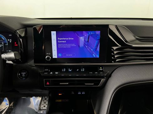 Certified 2025 Toyota Camry SE image 16