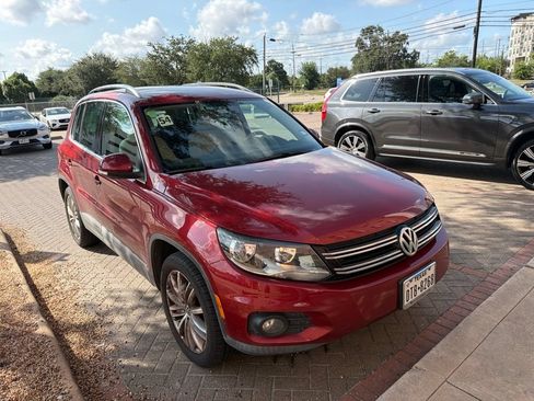 Used 2014 Volkswagen Tiguan S FWD image 3