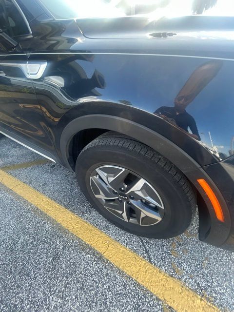 Used 2023 Kia Sorento EX w/ Panoramic Sunroof Package FWD image 9