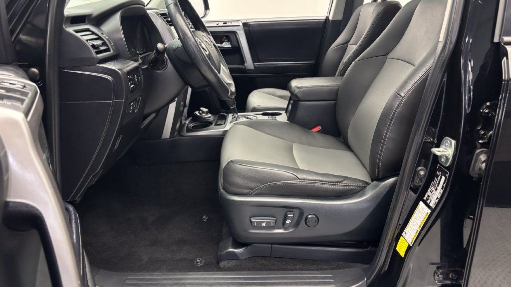 Used 2023 Toyota 4Runner SR5 Premium w/ Moonroof Package AWD/4WD image 11