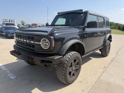 Used 2022 Ford Bronco Black Diamond AWD/4WD image 1