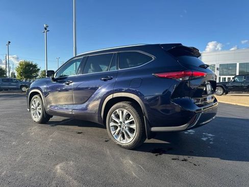 Used 2022 Toyota Highlander Limited AWD/4WD image 5