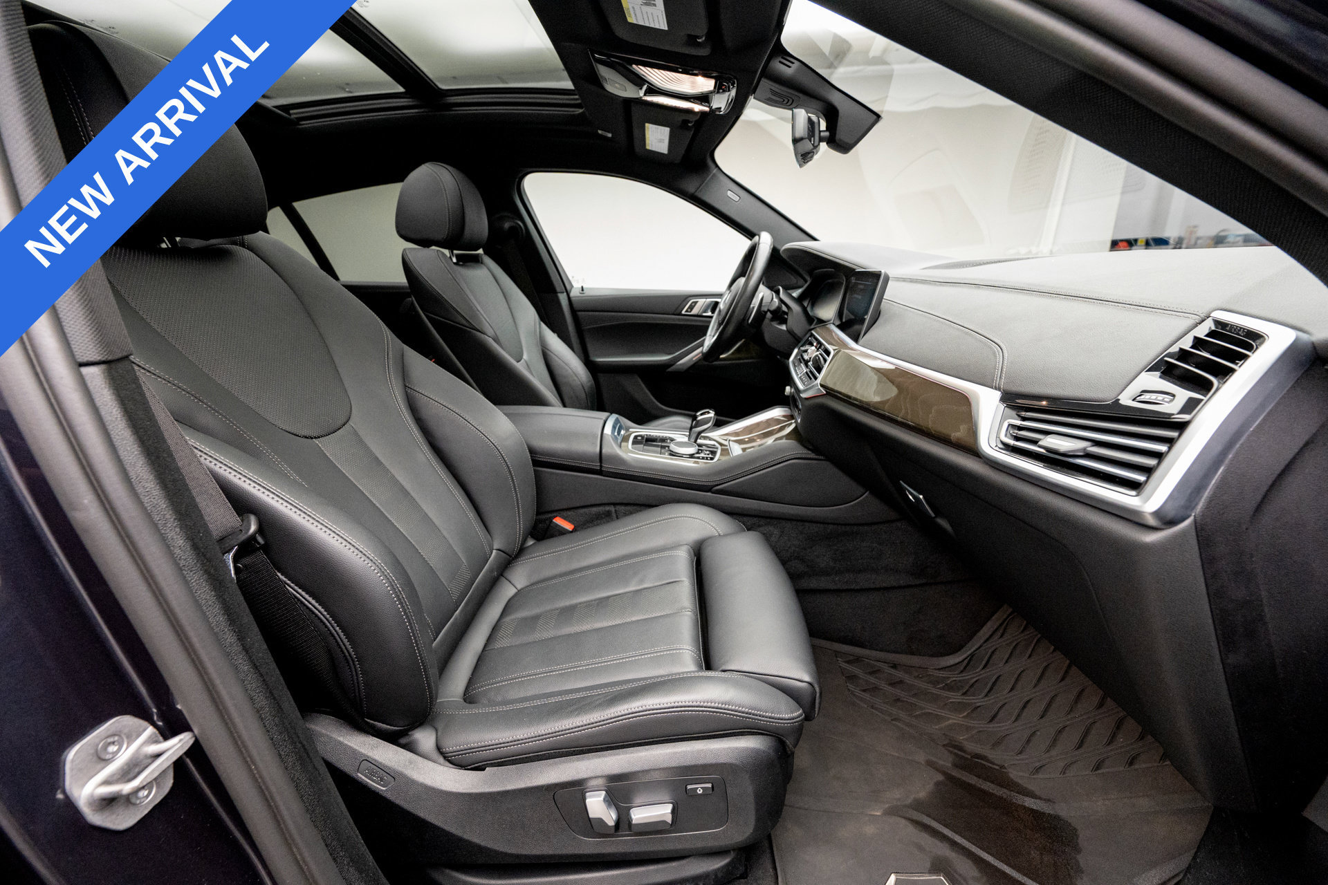 Used 2022 BMW X6 xDrive40i w/ M Sport Package AWD/4WD image 14
