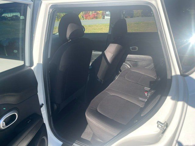 Used 2018 Kia Soul FWD image 7