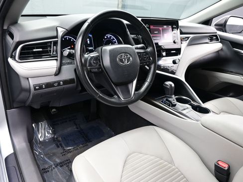 Used 2024 Toyota Camry SE image 13