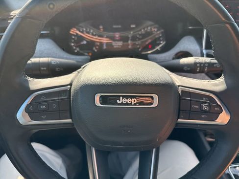 Certified 2024 Jeep Compass Latitude image 44