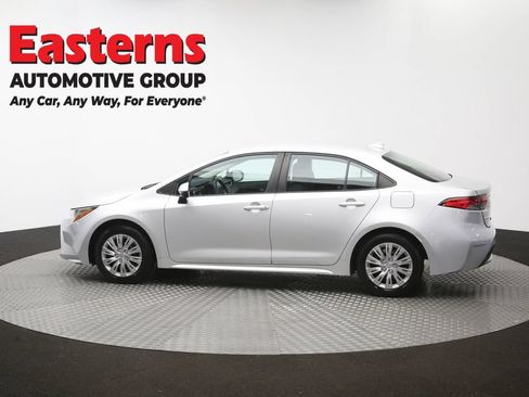 Used 2022 Toyota Corolla LE FWD image 60